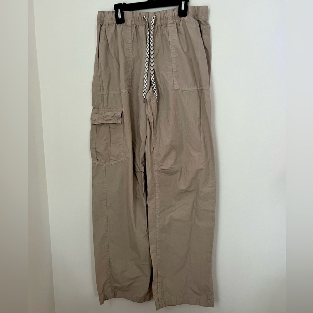 Aerie Tan Cargo Pants in a size XS